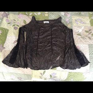 Abercrombie Top- cut shoulders